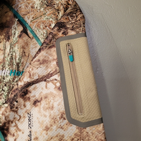 Cabela's OutfitHer Jacket - Picture 7 of 8